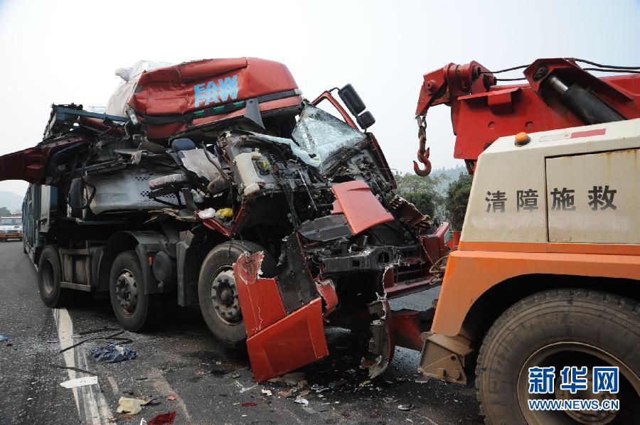 京珠高速車禍悲劇回顧與反思，41人死亡引發(fā)社會(huì)深思